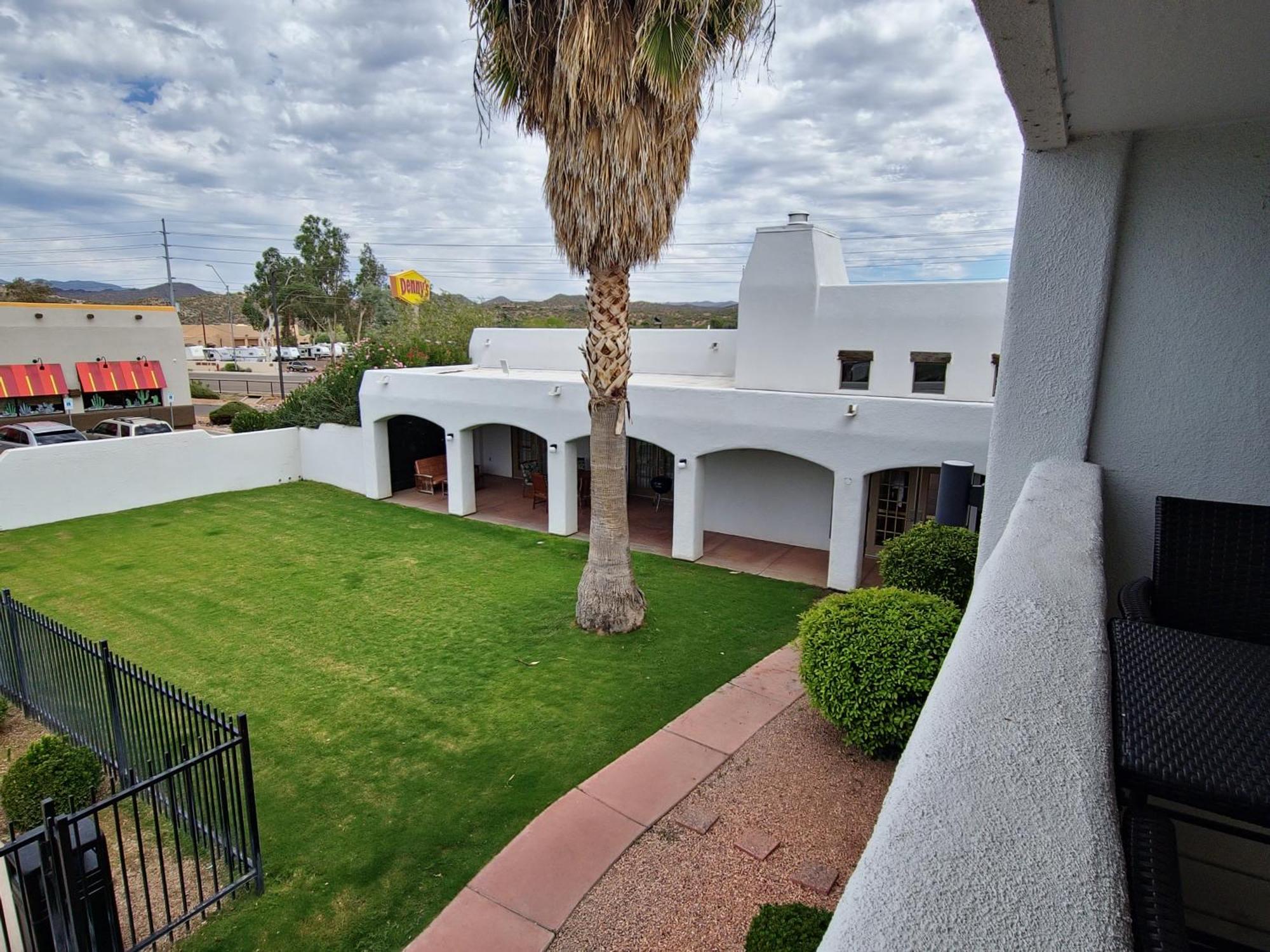 Los Viajeros Inn Wickenburg Exteriör bild